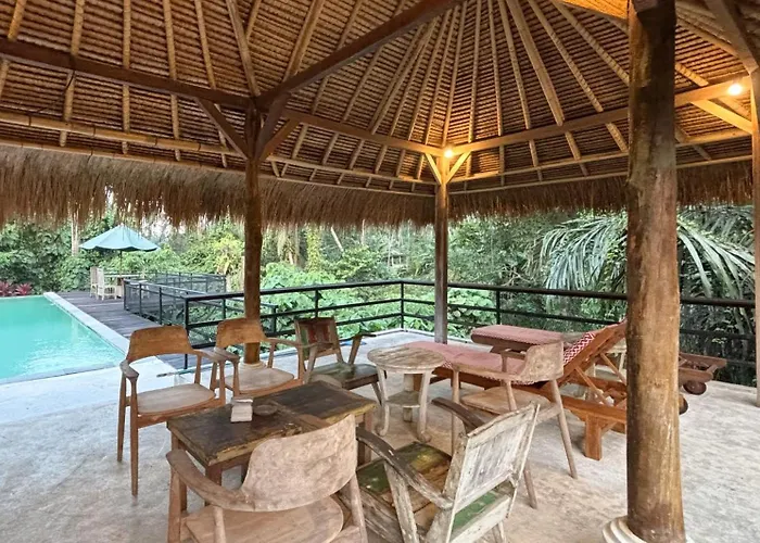 Amara Giri View Guest house 3*